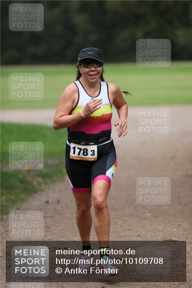 30.08.2026 - Elbe Triathlon Hamburg Antke Förster http://msf.ph/oto/10109708 30.08.2026 15:50:35 Laufen 178, 3 meine-sportfotos.de