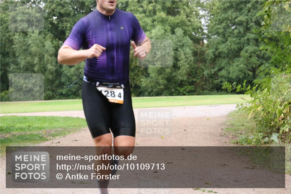 30.08.2026 - Elbe Triathlon Hamburg Antke Förster http://msf.ph/oto/10109713 30.08.2026 16:22:48 Laufen 28, 4 meine-sportfotos.de