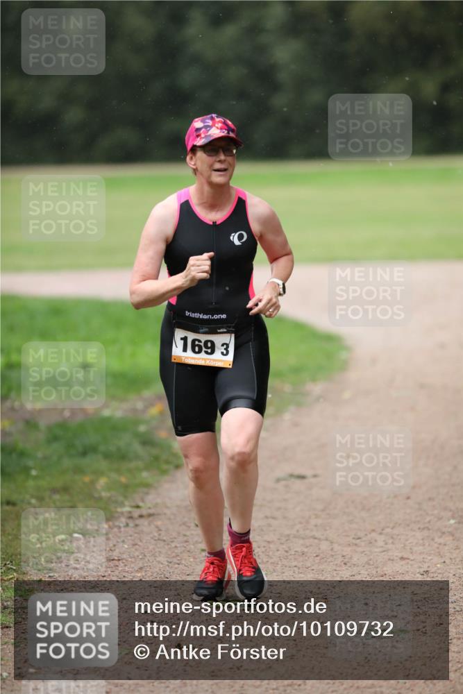 30.08.2026 - Elbe Triathlon Hamburg Antke Förster http://msf.ph/oto/10109732 30.08.2026 15:51:44 Laufen 169, 3 meine-sportfotos.de