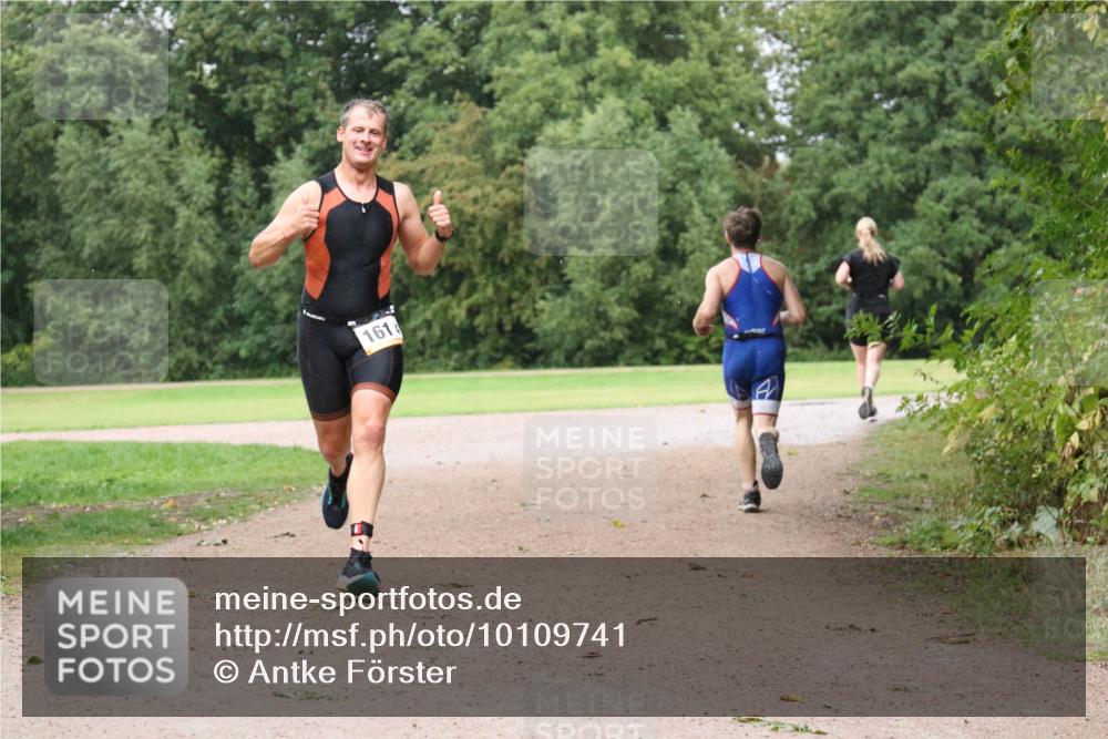30.08.2026 - Elbe Triathlon Hamburg Antke Förster http://msf.ph/oto/10109741 30.08.2026 16:23:37 Laufen 161 meine-sportfotos.de