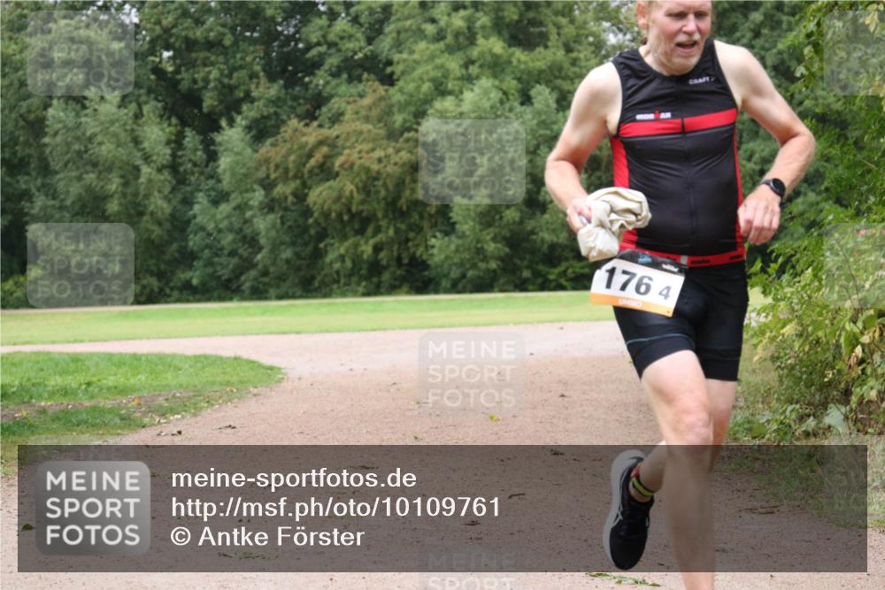 30.08.2026 - Elbe Triathlon Hamburg Antke Förster http://msf.ph/oto/10109761 30.08.2026 16:24:24 Laufen 176, 4 meine-sportfotos.de