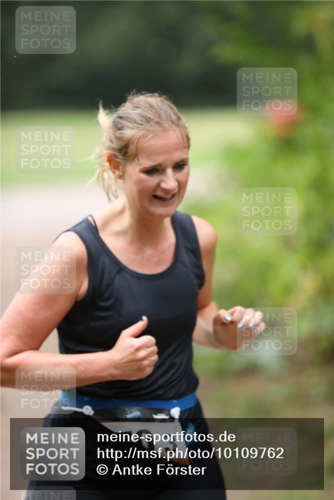30.08.2026 - Elbe Triathlon Hamburg Antke Förster http://msf.ph/oto/10109762 30.08.2026 15:53:22 Laufen 03 meine-sportfotos.de