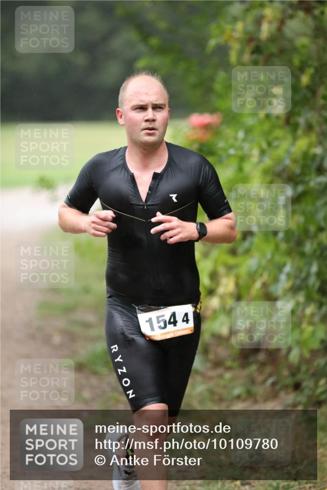 30.08.2026 - Elbe Triathlon Hamburg Antke Förster http://msf.ph/oto/10109780 30.08.2026 15:57:06 Laufen 1544 meine-sportfotos.de