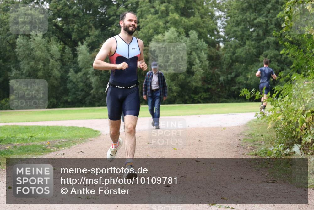 30.08.2026 - Elbe Triathlon Hamburg Antke Förster http://msf.ph/oto/10109781 30.08.2026 16:25:45 Laufen  meine-sportfotos.de