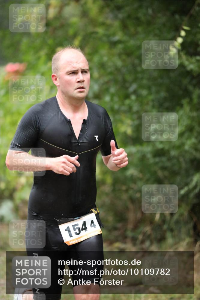 30.08.2026 - Elbe Triathlon Hamburg Antke Förster http://msf.ph/oto/10109782 30.08.2026 15:57:07 Laufen 1544 meine-sportfotos.de