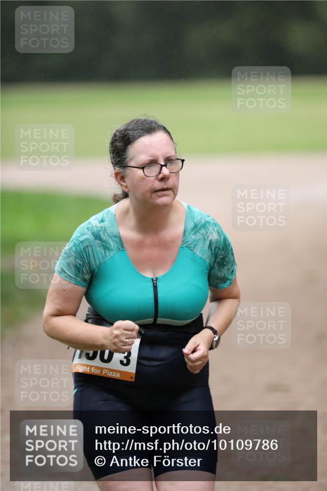 30.08.2026 - Elbe Triathlon Hamburg Antke Förster http://msf.ph/oto/10109786 30.08.2026 15:57:09 Laufen 03 meine-sportfotos.de