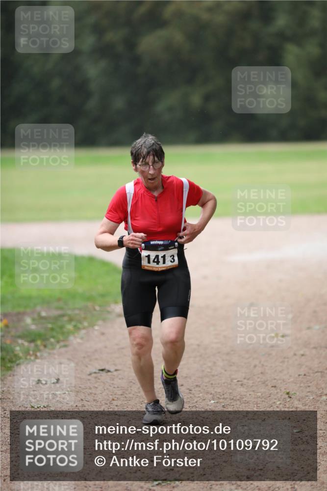 30.08.2026 - Elbe Triathlon Hamburg Antke Förster http://msf.ph/oto/10109792 30.08.2026 15:57:53 Laufen 1413 meine-sportfotos.de