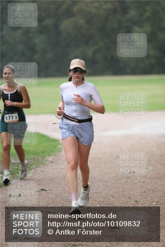 30.08.2026 - Elbe Triathlon Hamburg Antke Förster http://msf.ph/oto/10109832 30.08.2026 16:01:38 Laufen 177, 3 meine-sportfotos.de