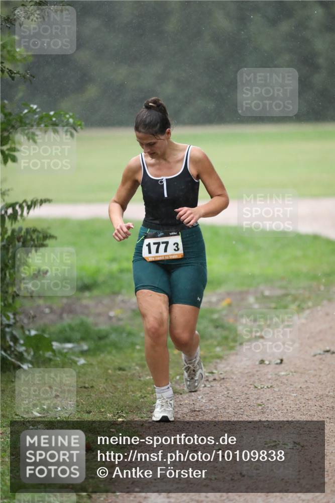 30.08.2026 - Elbe Triathlon Hamburg Antke Förster http://msf.ph/oto/10109838 30.08.2026 16:01:40 Laufen 177, 3 meine-sportfotos.de