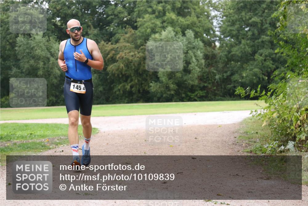 30.08.2026 - Elbe Triathlon Hamburg Antke Förster http://msf.ph/oto/10109839 30.08.2026 16:28:48 Laufen 145, 4 meine-sportfotos.de