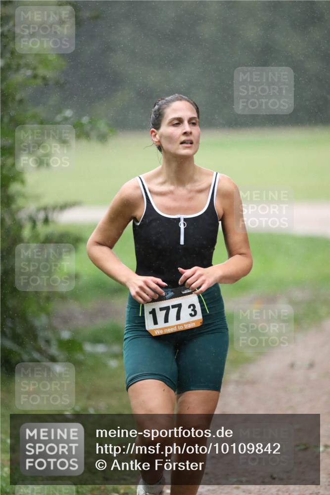 30.08.2026 - Elbe Triathlon Hamburg Antke Förster http://msf.ph/oto/10109842 30.08.2026 16:01:42 Laufen 177, 3 meine-sportfotos.de