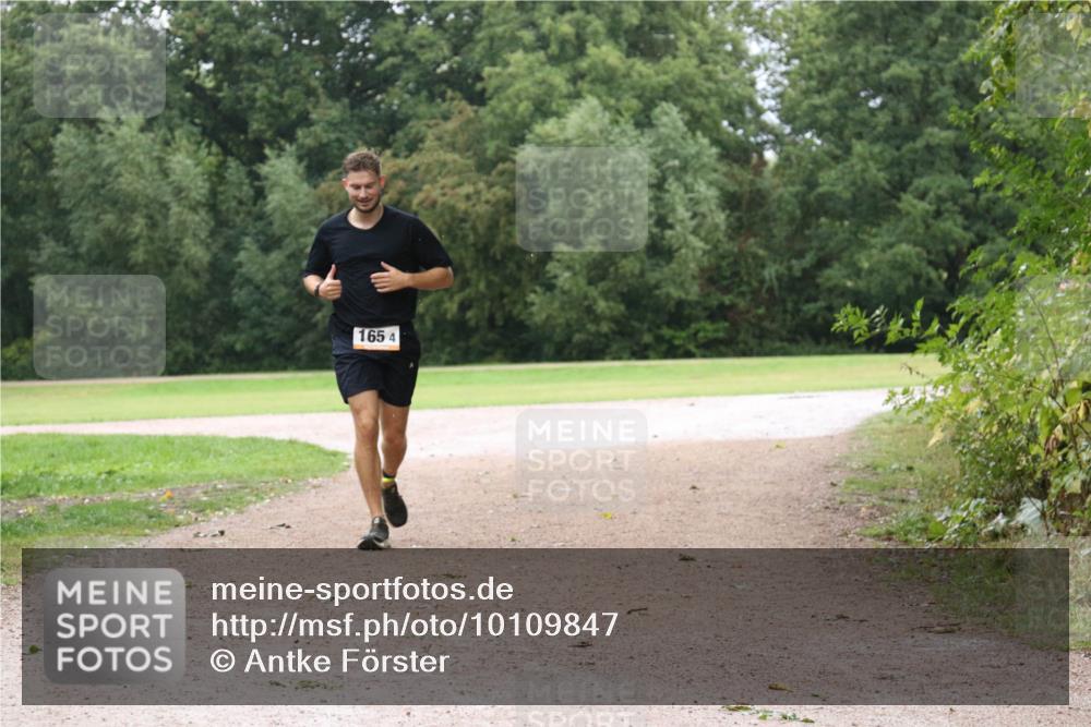 30.08.2026 - Elbe Triathlon Hamburg Antke Förster http://msf.ph/oto/10109847 30.08.2026 16:29:20 Laufen 165, 4 meine-sportfotos.de