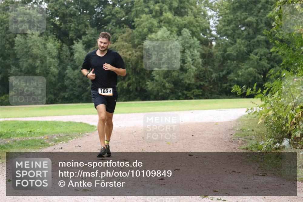 30.08.2026 - Elbe Triathlon Hamburg Antke Förster http://msf.ph/oto/10109849 30.08.2026 16:29:21 Laufen 165, 4 meine-sportfotos.de