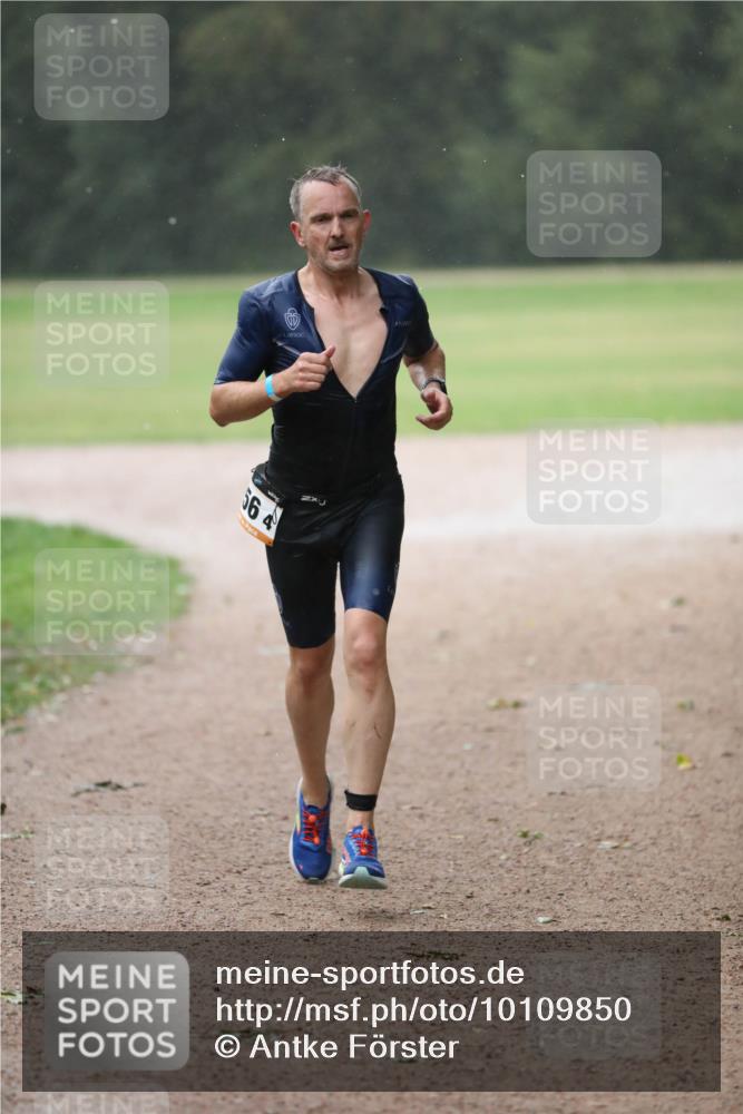 30.08.2026 - Elbe Triathlon Hamburg Antke Förster http://msf.ph/oto/10109850 30.08.2026 16:02:18 Laufen 564 meine-sportfotos.de