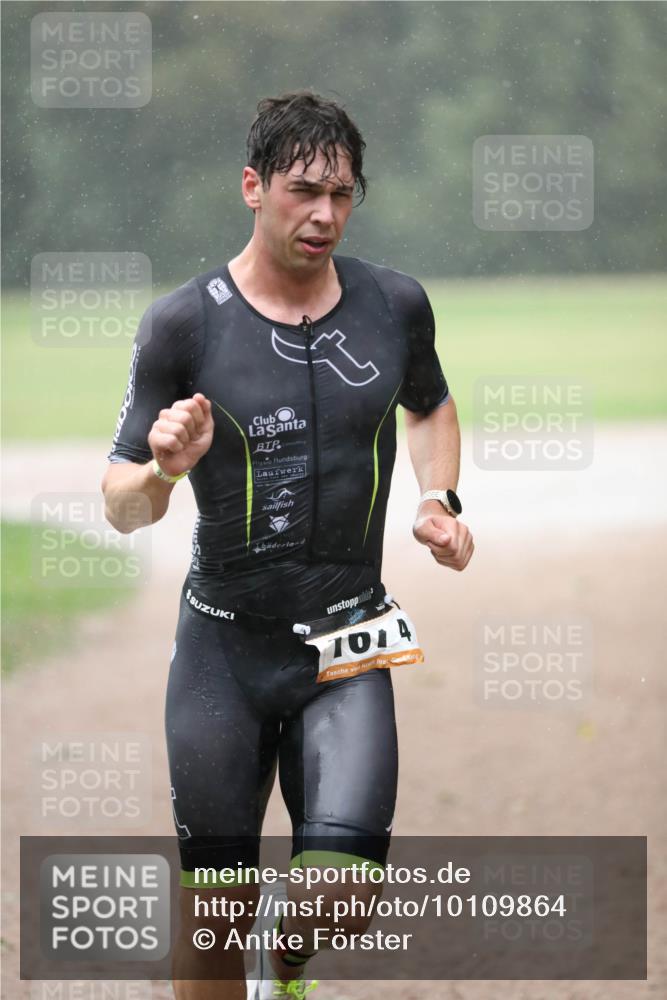 30.08.2026 - Elbe Triathlon Hamburg Antke Förster http://msf.ph/oto/10109864 30.08.2026 16:03:59 Laufen 7014 meine-sportfotos.de