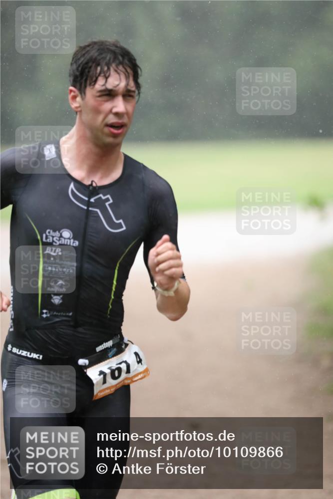 30.08.2026 - Elbe Triathlon Hamburg Antke Förster http://msf.ph/oto/10109866 30.08.2026 16:04:00 Laufen 7674 meine-sportfotos.de