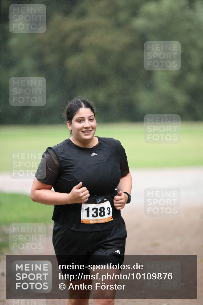30.08.2026 - Elbe Triathlon Hamburg Antke Förster http://msf.ph/oto/10109876 30.08.2026 16:06:17 Laufen 1383, 7 meine-sportfotos.de