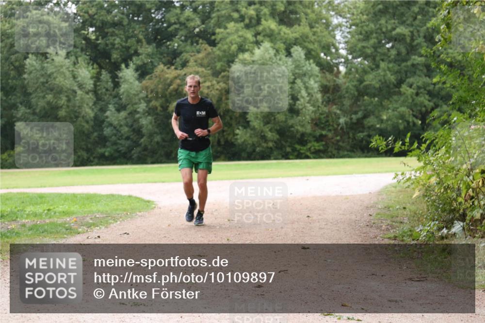 30.08.2026 - Elbe Triathlon Hamburg Antke Förster http://msf.ph/oto/10109897 30.08.2026 16:35:58 Laufen  meine-sportfotos.de