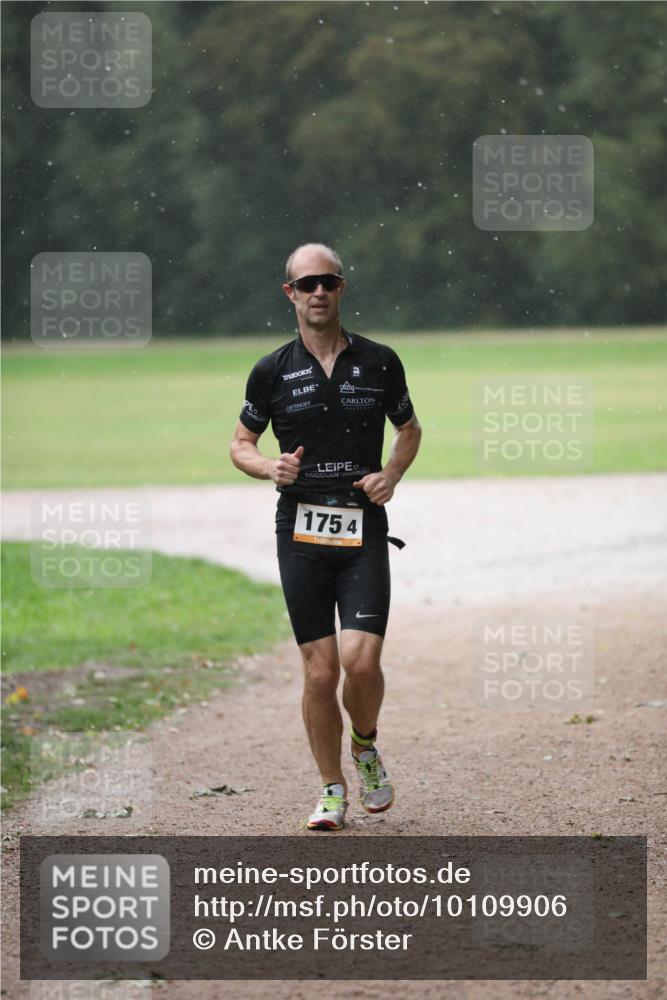 30.08.2026 - Elbe Triathlon Hamburg Antke Förster http://msf.ph/oto/10109906 30.08.2026 16:09:21 Laufen 1754 meine-sportfotos.de