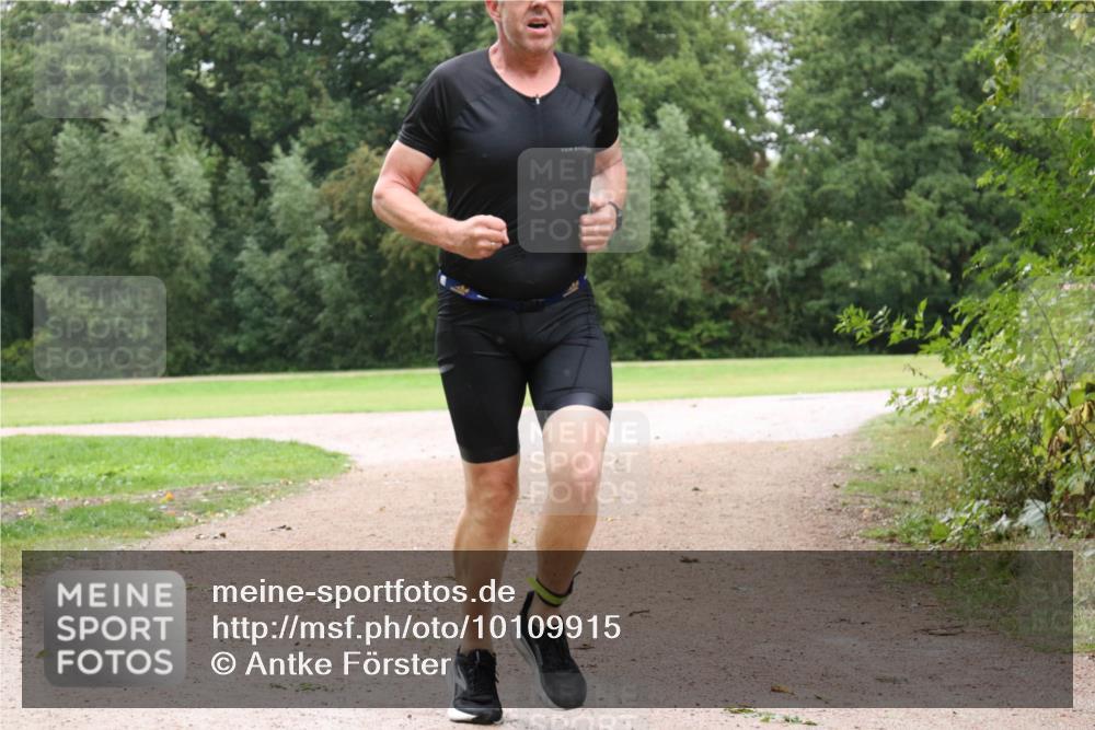 30.08.2026 - Elbe Triathlon Hamburg Antke Förster http://msf.ph/oto/10109915 30.08.2026 16:36:11 Laufen  meine-sportfotos.de