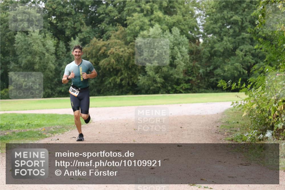 30.08.2026 - Elbe Triathlon Hamburg Antke Förster http://msf.ph/oto/10109921 30.08.2026 16:36:58 Laufen 130, 4 meine-sportfotos.de