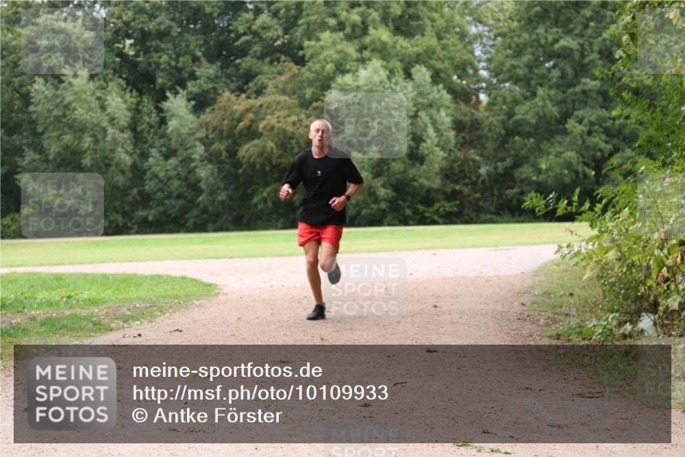 30.08.2026 - Elbe Triathlon Hamburg Antke Förster http://msf.ph/oto/10109933 30.08.2026 16:39:21 Laufen  meine-sportfotos.de