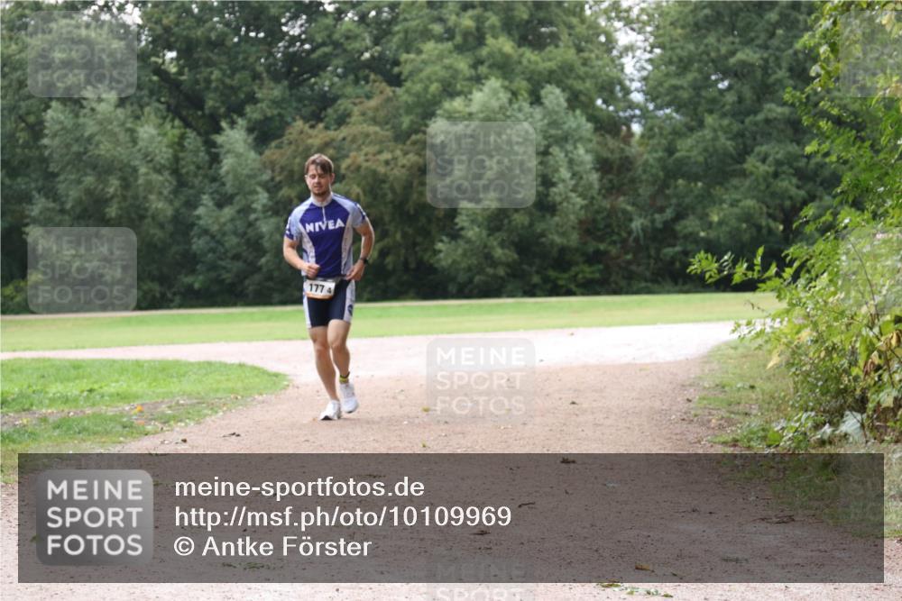 30.08.2026 - Elbe Triathlon Hamburg Antke Förster http://msf.ph/oto/10109969 30.08.2026 16:44:47 Laufen 177, 4 meine-sportfotos.de