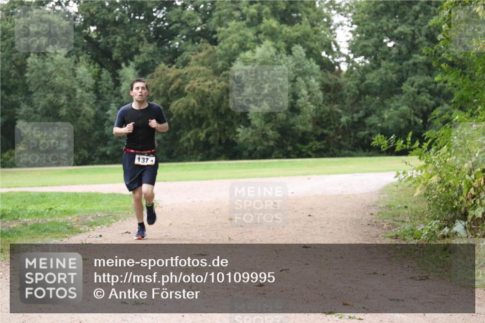 30.08.2026 - Elbe Triathlon Hamburg Antke Förster http://msf.ph/oto/10109995 30.08.2026 16:53:50 Laufen 1374 meine-sportfotos.de