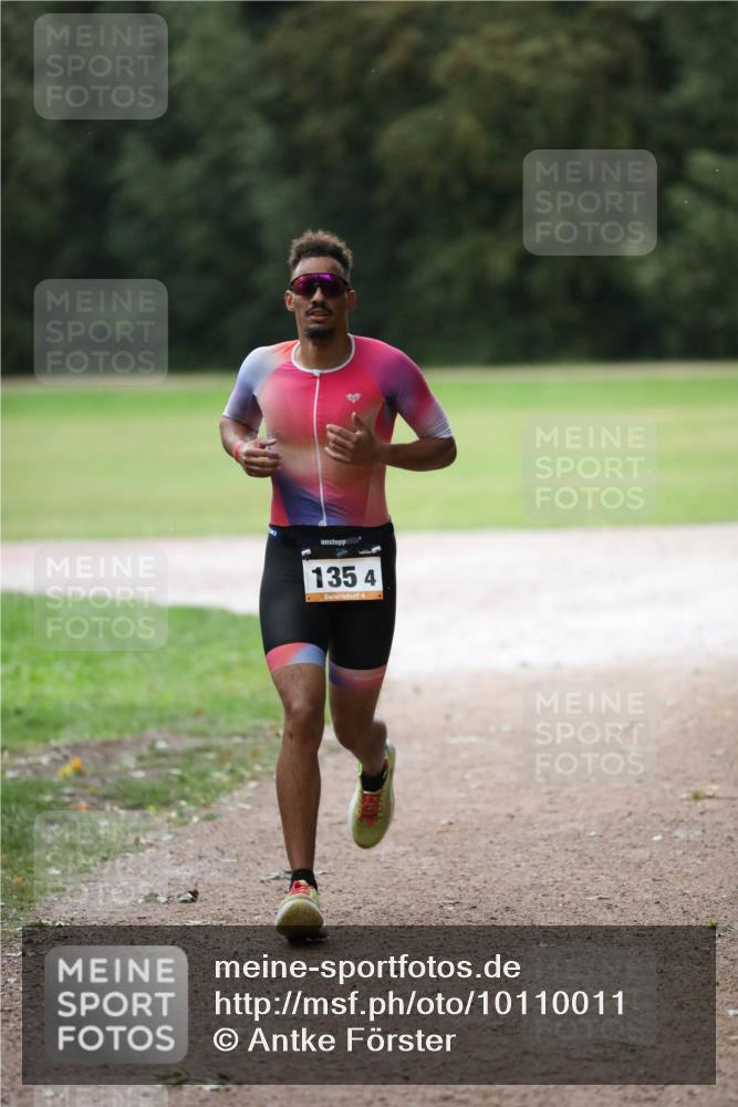 30.08.2026 - Elbe Triathlon Hamburg Antke Förster http://msf.ph/oto/10110011 30.08.2026 16:18:00 Laufen 135, 4, 4 meine-sportfotos.de