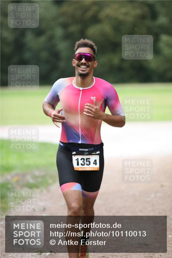 30.08.2026 - Elbe Triathlon Hamburg Antke Förster http://msf.ph/oto/10110013 30.08.2026 16:18:01 Laufen 1354, 4 meine-sportfotos.de