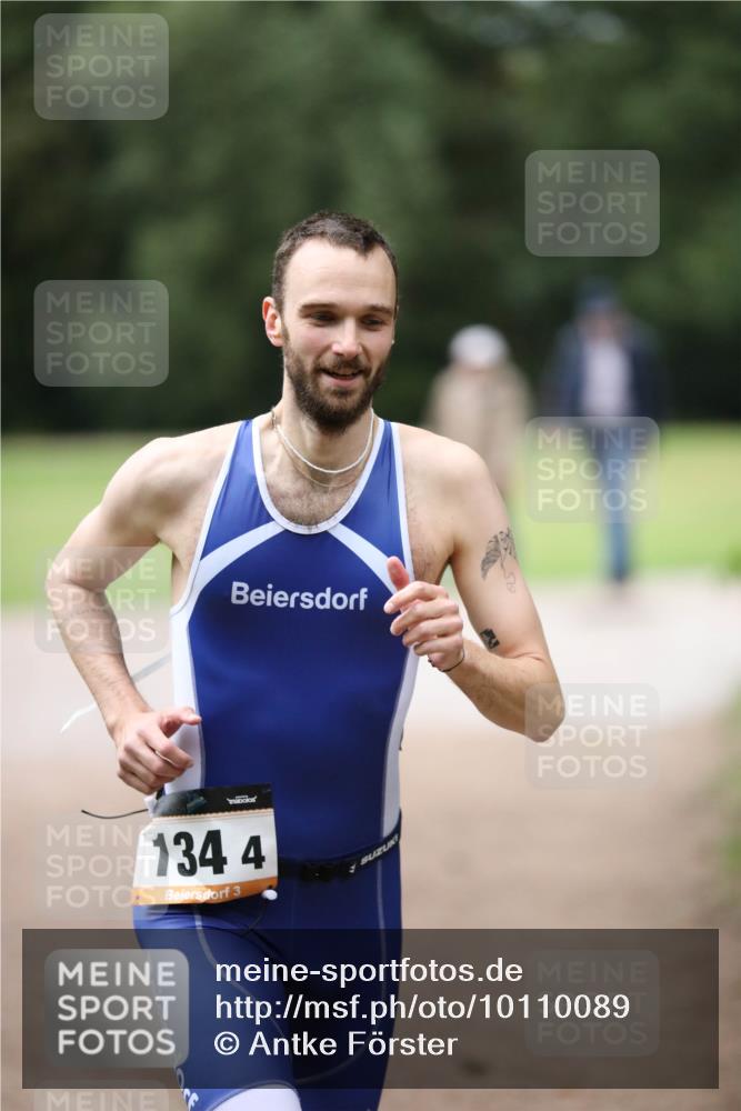 30.08.2026 - Elbe Triathlon Hamburg Antke Förster http://msf.ph/oto/10110089 30.08.2026 16:25:37 Laufen 134, 4, 3 meine-sportfotos.de