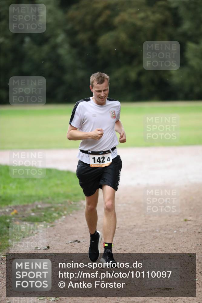 30.08.2026 - Elbe Triathlon Hamburg Antke Förster http://msf.ph/oto/10110097 30.08.2026 16:26:28 Laufen 142, 4 meine-sportfotos.de