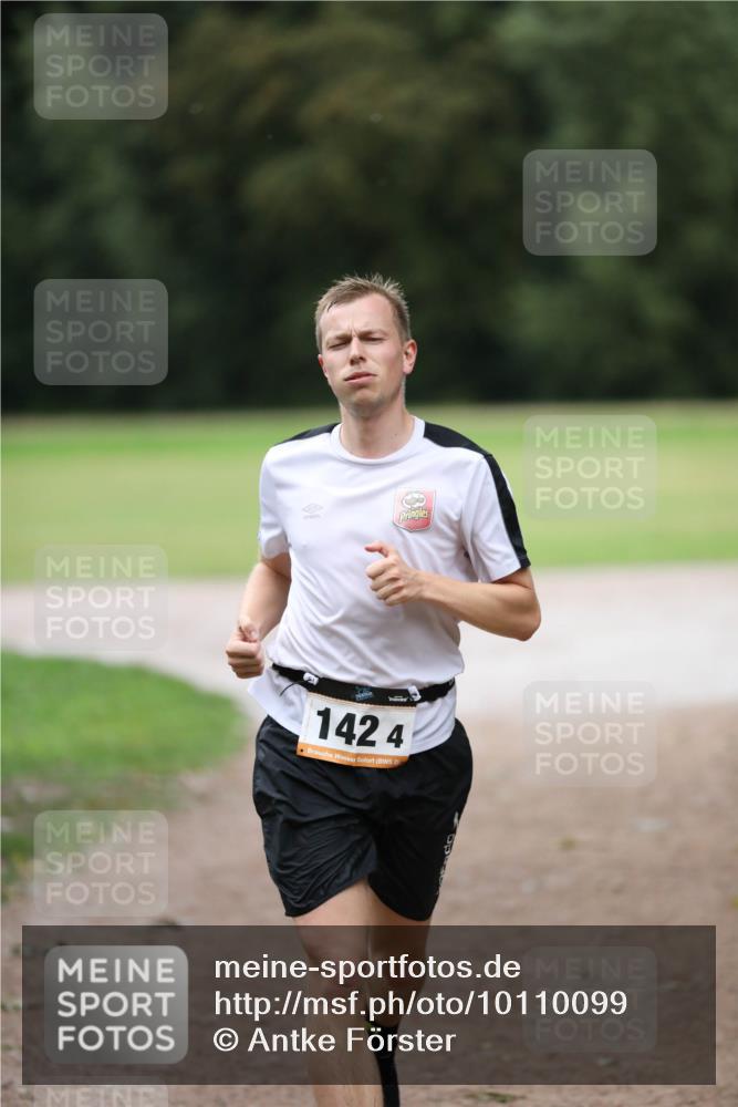 30.08.2026 - Elbe Triathlon Hamburg Antke Förster http://msf.ph/oto/10110099 30.08.2026 16:26:29 Laufen 1424, 2 meine-sportfotos.de