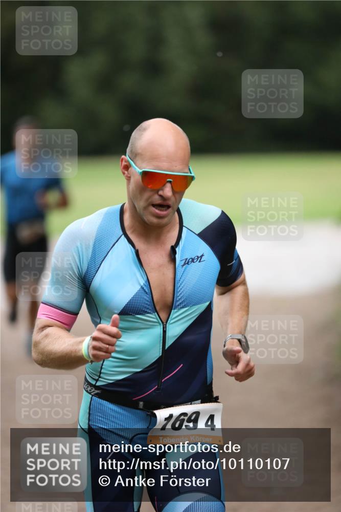 30.08.2026 - Elbe Triathlon Hamburg Antke Förster http://msf.ph/oto/10110107 30.08.2026 16:26:38 Laufen 1002, 100, 169, 4 meine-sportfotos.de
