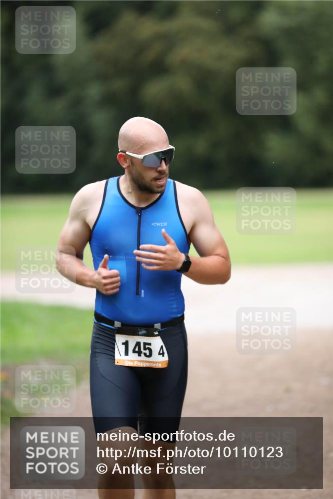 30.08.2026 - Elbe Triathlon Hamburg Antke Förster http://msf.ph/oto/10110123 30.08.2026 16:28:49 Laufen 1454 meine-sportfotos.de