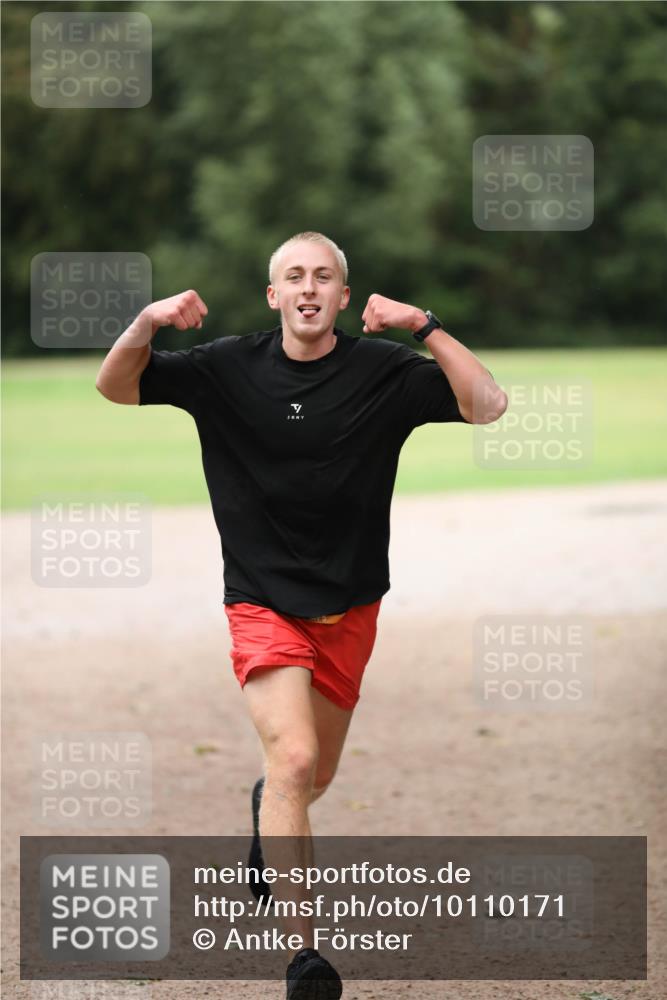 30.08.2026 - Elbe Triathlon Hamburg Antke Förster http://msf.ph/oto/10110171 30.08.2026 16:39:24 Laufen  meine-sportfotos.de