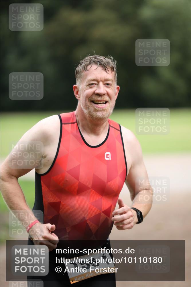 30.08.2026 - Elbe Triathlon Hamburg Antke Förster http://msf.ph/oto/10110180 30.08.2026 16:40:27 Laufen 7554 meine-sportfotos.de