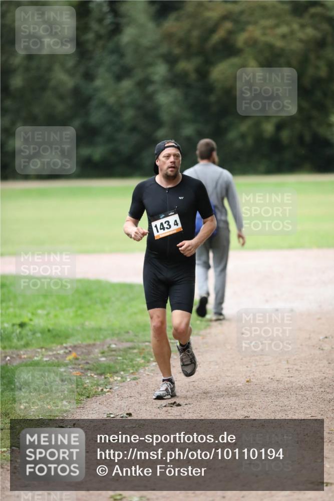 30.08.2026 - Elbe Triathlon Hamburg Antke Förster http://msf.ph/oto/10110194 30.08.2026 16:51:09 Laufen 143, 4 meine-sportfotos.de