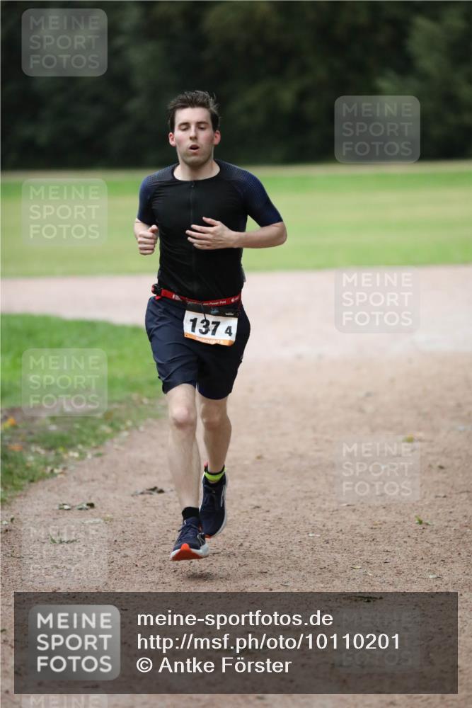 30.08.2026 - Elbe Triathlon Hamburg Antke Förster http://msf.ph/oto/10110201 30.08.2026 16:53:51 Laufen 1374 meine-sportfotos.de