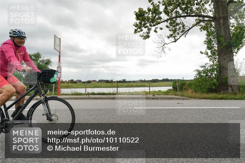 30.08.2026 - Elbe Triathlon Hamburg Michael Burmester http://msf.ph/oto/10110522 30.08.2026 14:44:13 Radfahren  meine-sportfotos.de