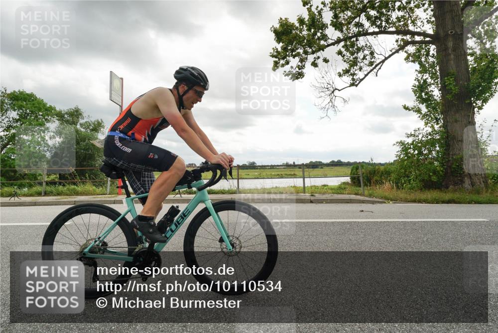 30.08.2026 - Elbe Triathlon Hamburg Michael Burmester http://msf.ph/oto/10110534 30.08.2026 14:46:09 Radfahren  meine-sportfotos.de