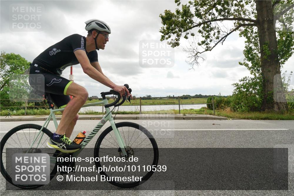 30.08.2026 - Elbe Triathlon Hamburg Michael Burmester http://msf.ph/oto/10110539 30.08.2026 14:46:29 Radfahren  meine-sportfotos.de
