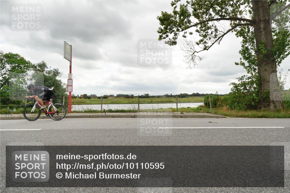 30.08.2026 - Elbe Triathlon Hamburg Michael Burmester http://msf.ph/oto/10110595 30.08.2026 14:51:40 Radfahren  meine-sportfotos.de