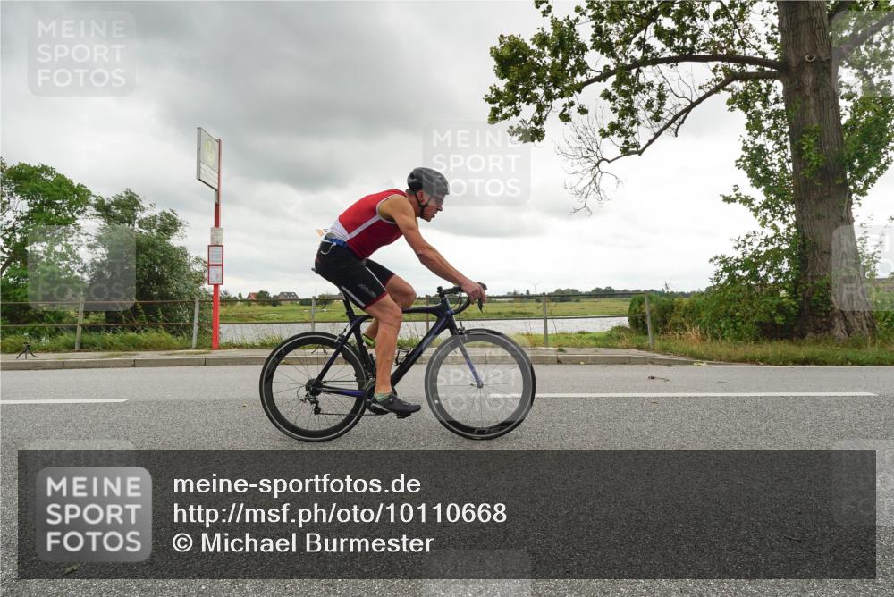 30.08.2026 - Elbe Triathlon Hamburg Michael Burmester http://msf.ph/oto/10110668 30.08.2026 14:56:35 Radfahren  meine-sportfotos.de