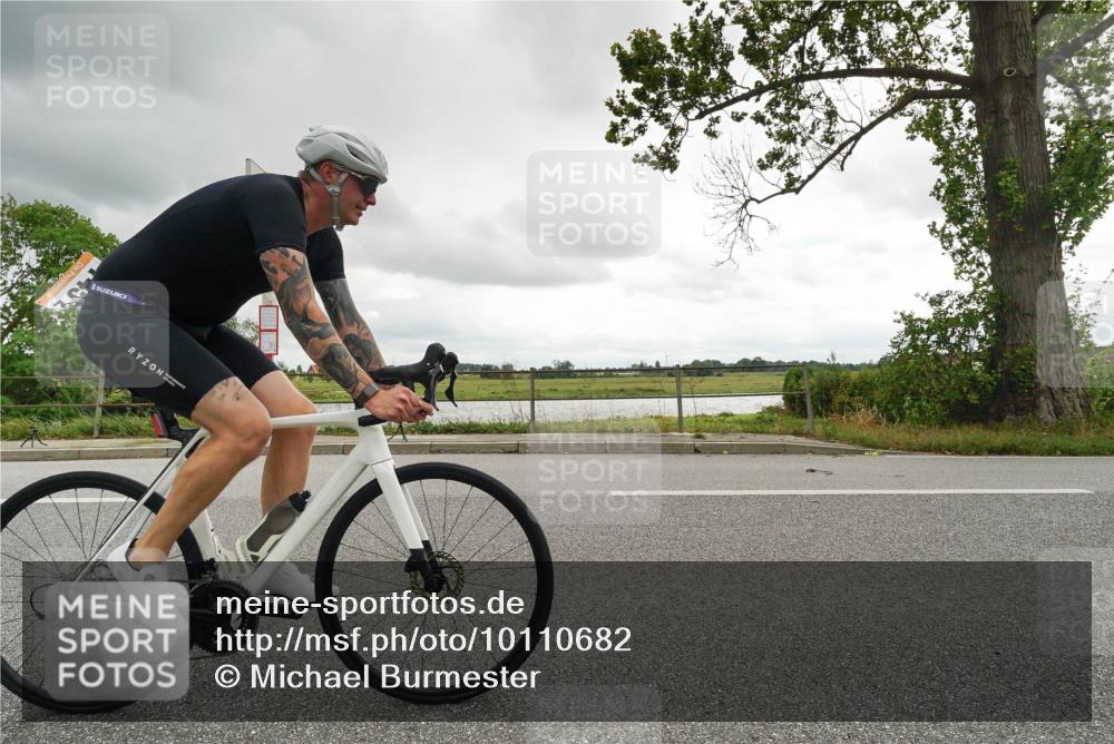 30.08.2026 - Elbe Triathlon Hamburg Michael Burmester http://msf.ph/oto/10110682 30.08.2026 14:57:54 Radfahren  meine-sportfotos.de