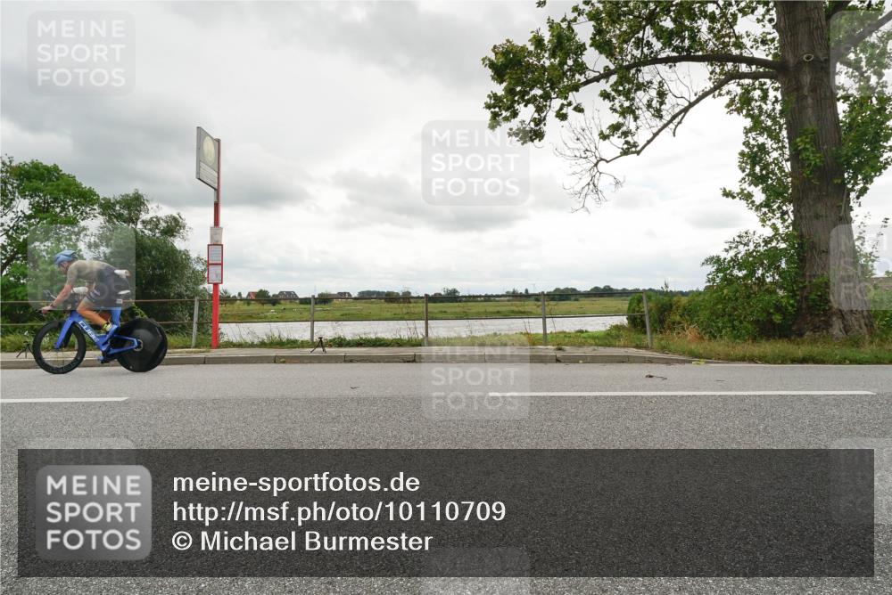 30.08.2026 - Elbe Triathlon Hamburg Michael Burmester http://msf.ph/oto/10110709 30.08.2026 15:00:23 Radfahren  meine-sportfotos.de