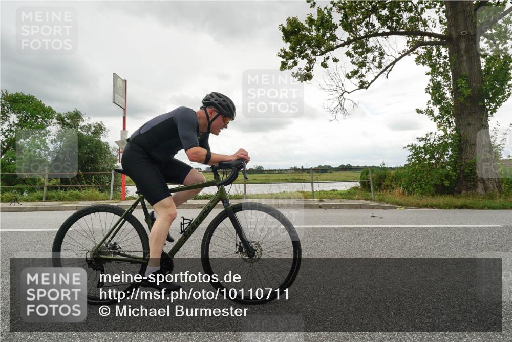 30.08.2026 - Elbe Triathlon Hamburg Michael Burmester http://msf.ph/oto/10110711 30.08.2026 15:00:40 Radfahren  meine-sportfotos.de