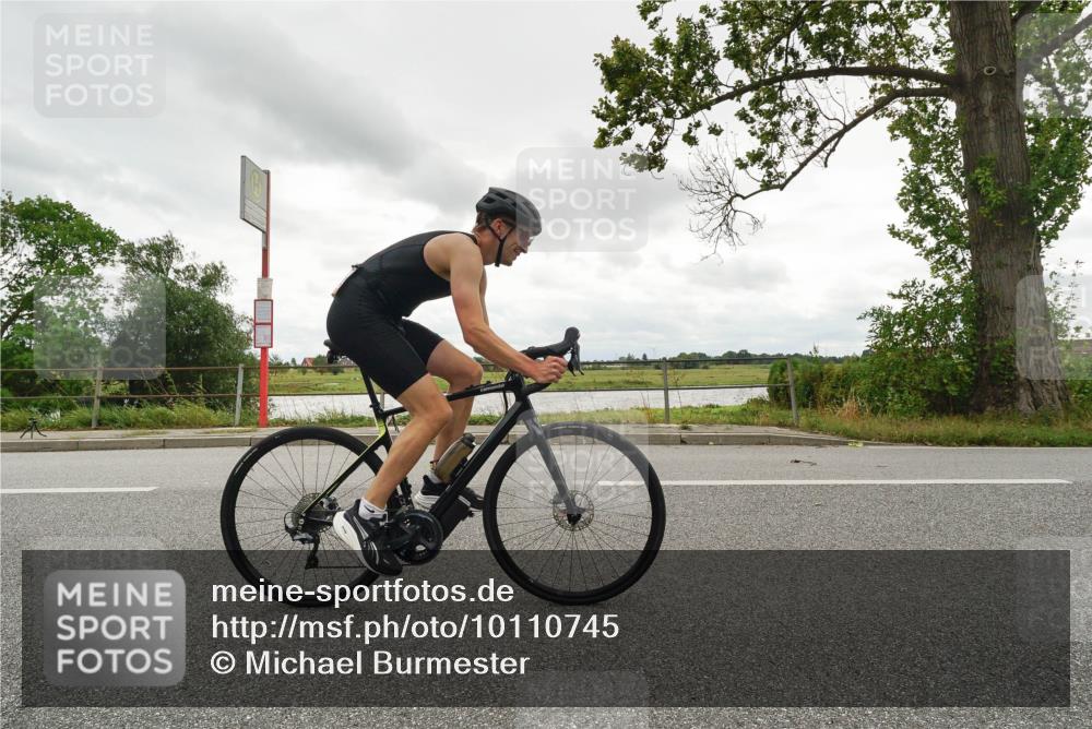 30.08.2026 - Elbe Triathlon Hamburg Michael Burmester http://msf.ph/oto/10110745 30.08.2026 15:04:55 Radfahren  meine-sportfotos.de