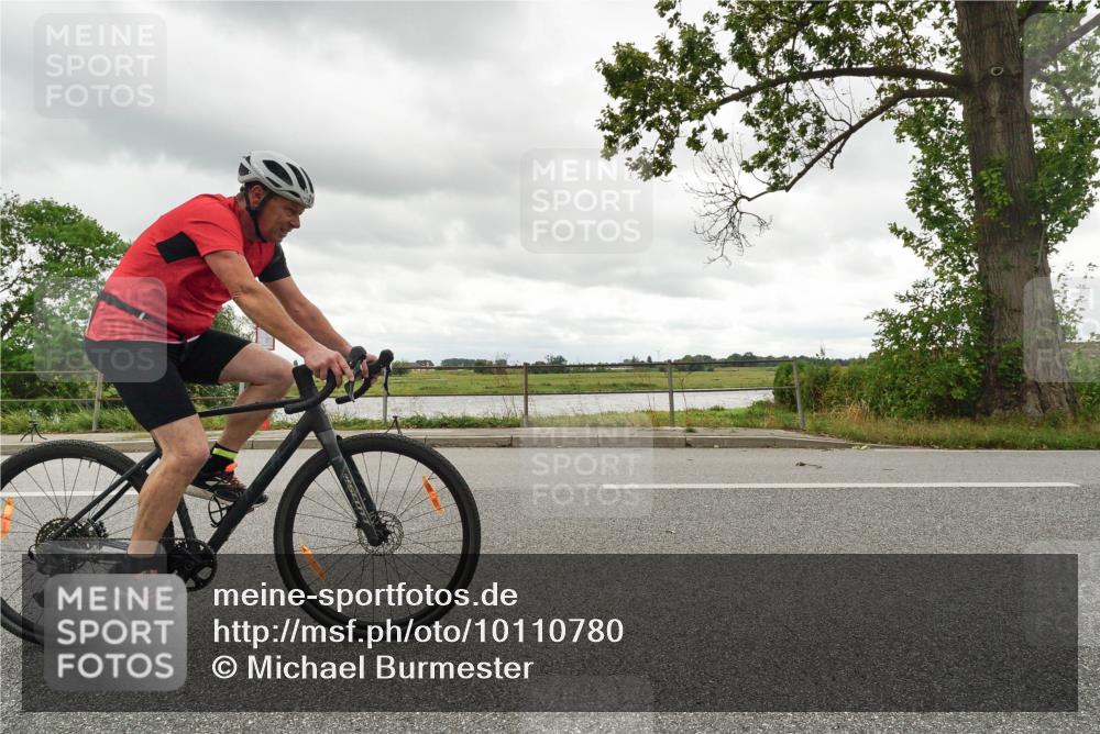 30.08.2026 - Elbe Triathlon Hamburg Michael Burmester http://msf.ph/oto/10110780 30.08.2026 15:14:21 Radfahren  meine-sportfotos.de