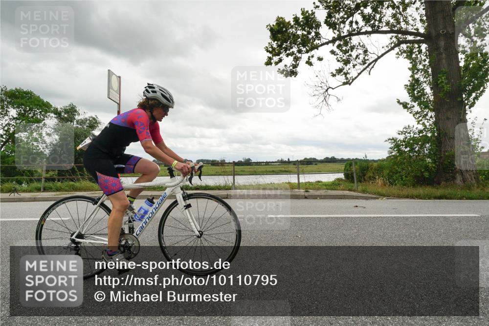 30.08.2026 - Elbe Triathlon Hamburg Michael Burmester http://msf.ph/oto/10110795 30.08.2026 15:18:53 Radfahren  meine-sportfotos.de